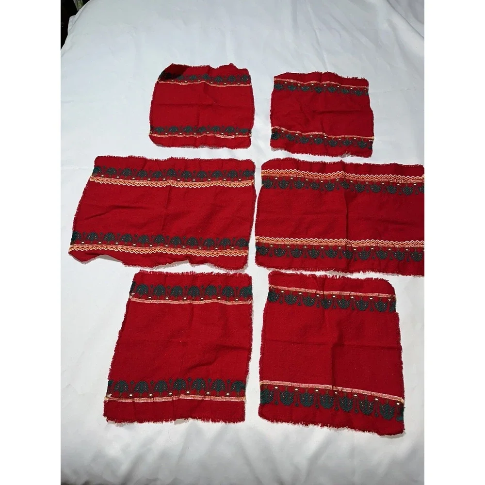 Vintage‎ Holiday Cotton 6 Placemats And 4 Napkins , Red , Embroidered Detail